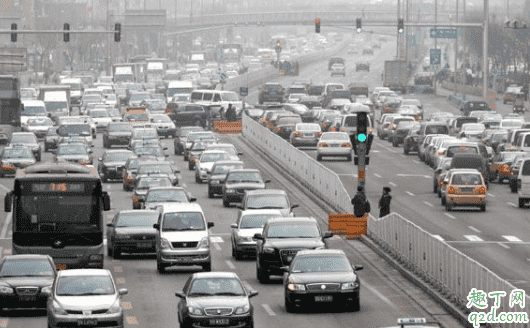 為什么汽車發動有汽油味 車子尾氣汽油味很重是什么原因3