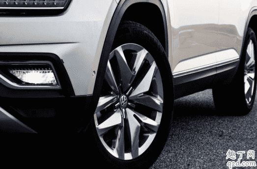汽車輪圈為什么會發黑 為什么汽車前輪很黑1