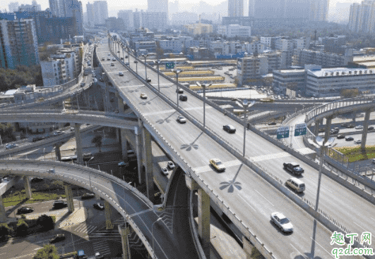 汽車長時間拖擋行駛好嗎 拖檔傷發動機嗎4