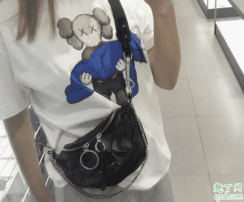 小ck腰包黑色值得買嗎 小ck黑色腰包在哪買3