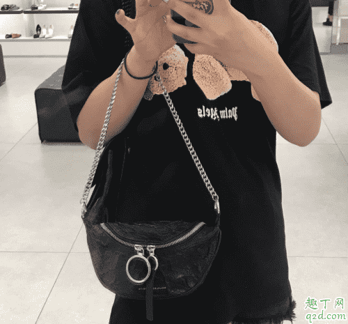 小ck腰包黑色值得買嗎 小ck黑色腰包在哪買5
