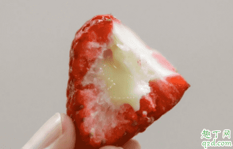 抖音煉乳草莓怎么做 網紅草莓煉乳凍做法教程10