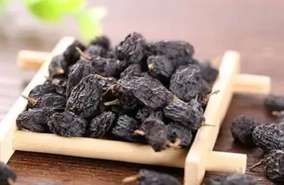 黑枸杞子的作用是什么？黑枸杞泡水一次放幾粒