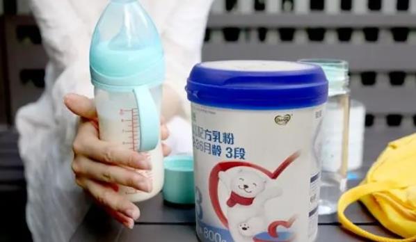 乳糖在奶粉中作用有哪些？為什么不建議喝三段奶粉？