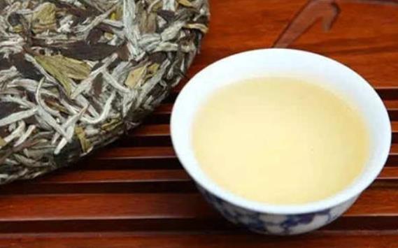 白茶是飯前還是飯后喝？老白茶的營養成分