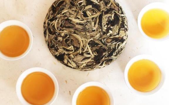 白茶餅怎么喝才正確方法？白茶屬于什么茶紅茶還是綠茶