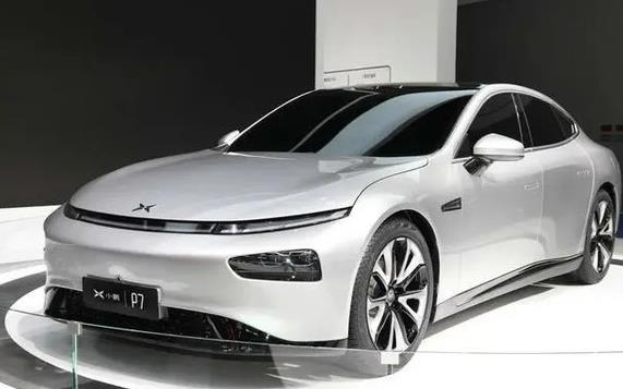 小鵬汽車是誰創立的？小鵬P7電池能用幾年