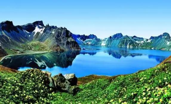 長白山的地理位置與環境是怎樣的？長白山北坡和西坡哪個好玩