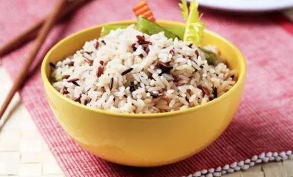 能長期用糙米代替米飯嗎？糙米要泡多久才能煮飯