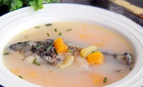鯽魚湯配什么主食最好？喝鯽魚湯要注意什么