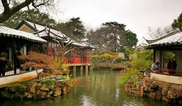 蘇州園林和北京園林有哪些區別(蘇州園林的建筑是粉墻黛瓦)