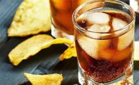 蘇打水是碳酸飲料嗎？哪些飲料不是碳酸飲料