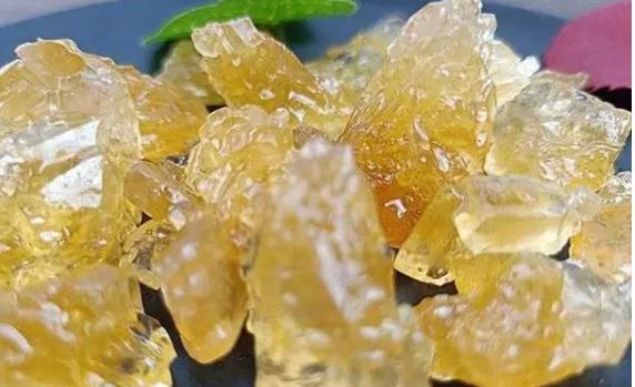 怎樣挑選健康的黃冰糖呢？秋梨膏用黃冰糖還是白冰糖